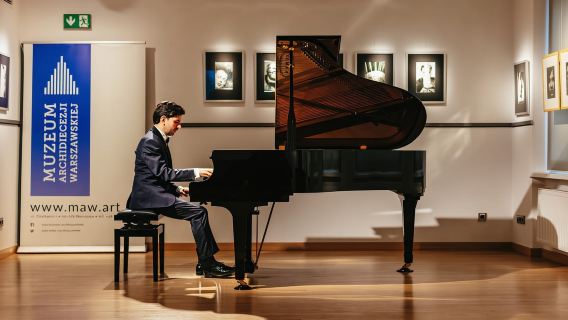 Warsawa: Konser Piano Chopin Langsung