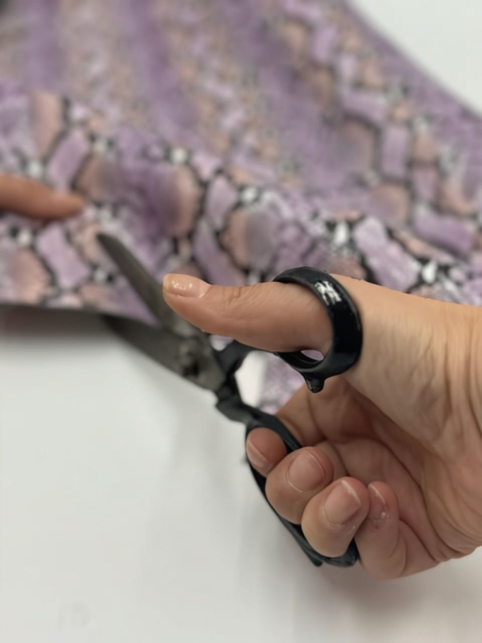 Florence: Leather Wallet-Making Workshop with Coffee