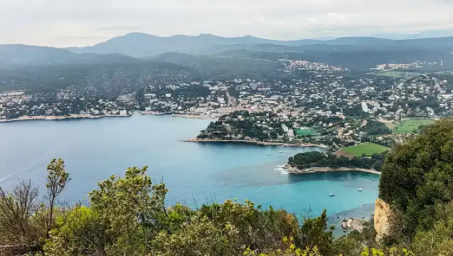 From Marseille: Cassis & Aix-en-Provence Full-Day Tour