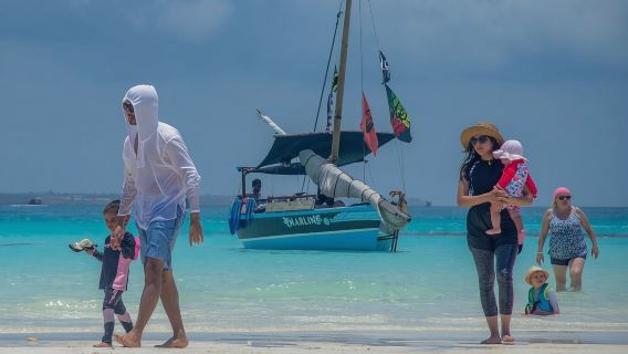 ZANZIBARI: STONE TOWN, TOUR DELLE FATTORIE DI SPEZIE E PRISONAL ISLAND.