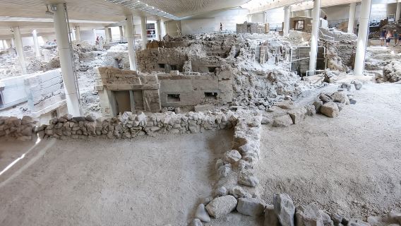 Santorini: Akrotiri Ticket with Optional Self-Guided Audios