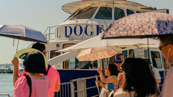 Murano, Burano, Torcello: Tour mit Guide und Glashütte