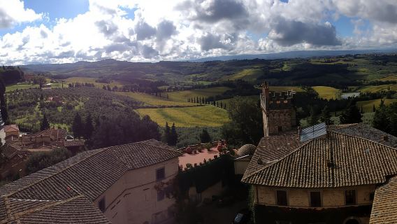 ฟลอเรนซ์: ทัวร์ขับเวสป้าชมพระอาทิตย์ตกที่ชีอันติ พร้อมชิมไวน์และน้ำมันมะกอก