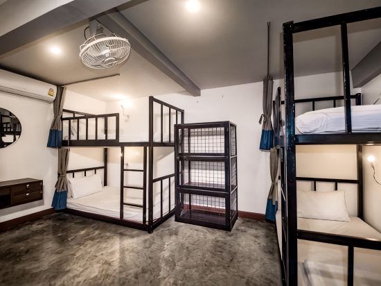 Balcony Party Hostel 18-40 Room Type - Bed In 10 Bed Female Dorm (Female Only)