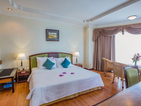 Yasaka Saigon Nha Trang Hotel - Tap to explore photos