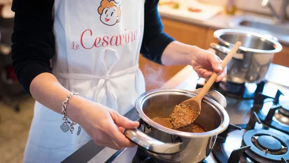 Cesarine: Market Tour & Cooking Class at Local's Home in Bologna