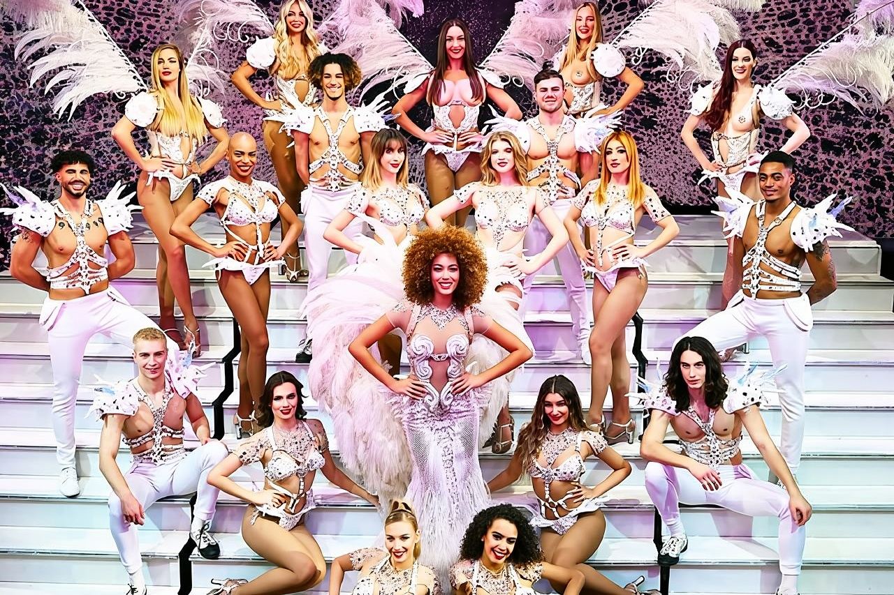 Paris Paradis Lateinamerikanisches Cabaret-Dinner und Show