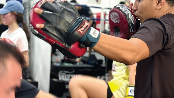 Тайский бокс в фитнес-клубе Watchara в Бангкоке, Таиланд: опытный урок 7961