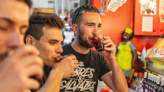 Tour gastronómico por el centro histórico de Madrid con más de 10 degustaciones auténticas.