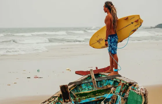 與當地人一起在越南衝浪！