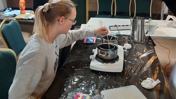 Simonehoeve candle making workshop