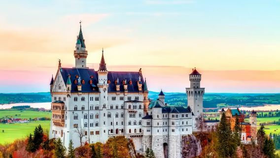 德國新天鵝堡+阿爾卑斯湖+瑪利亞橋+上阿默高博物館一日遊