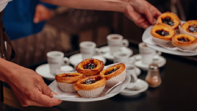 Tour de Degustación de Comida y Vino en Oporto con Opción de Almuerzo o Cena
