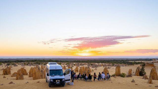 Pinnacles Desert Sunset Dinner and Stargazing Tour