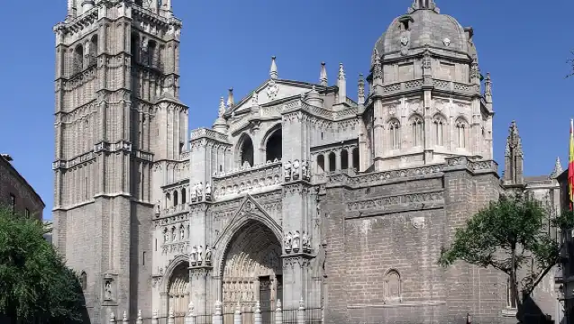 Toledo Full-Day Walking Tour with Guide from Madrid