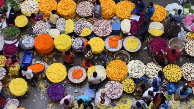 พระราชวังทิปู + โกเต้ วิษณุ + ป้อมปราการ + ตลาดเคอาร์ + วัดเชน = การเดินชมเมืองเก่าเบงคลูรู