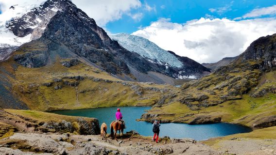 Cusco: Seven Lagoons of Ausangate Hiking Day Trip with Lunch