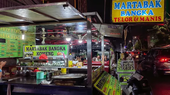 Jakarta: Local Street Food Shared Tour with MRT Jakarta