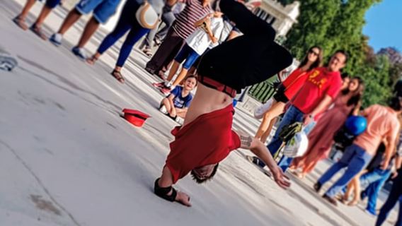 Madrid: Retiro Park Guided Tour with a Photographer