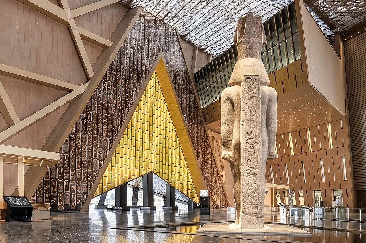 Cairo 8 Hour Private Tour of Pyramids & Grand Egyptian Museum