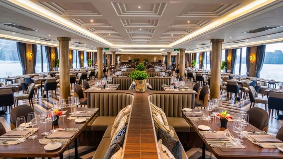 Vietnam Halong Bay [Luxe Ambassadeurscruise | Lunchbuffet | Zonsondergangfeest