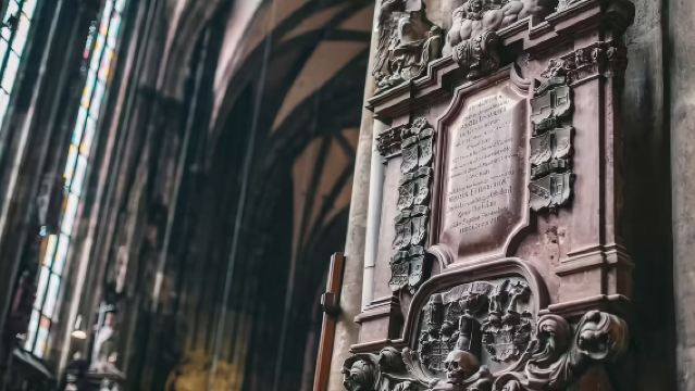 奧地利維也納機場接駁-周邊景點定制包車一日遊