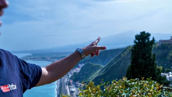 Excursion à la journée complète au mont Etna et au village de Taormina au départ de Catane