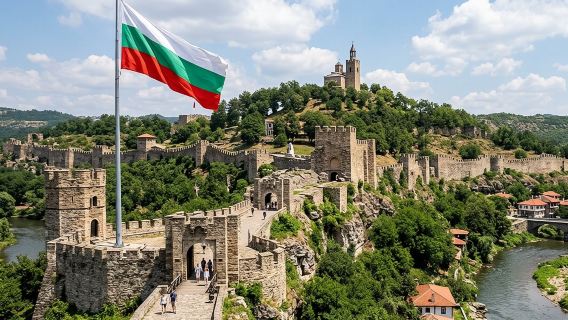 Bulgaria Zaman Pertengahan - Kota Veliko, Kampung Asli & Batu Terukir