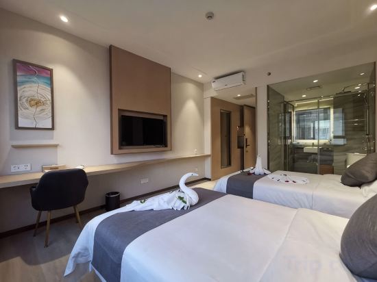 Easton Grand Hotel(易斯顿大酒店) Room Type - Deluxe Standard Room