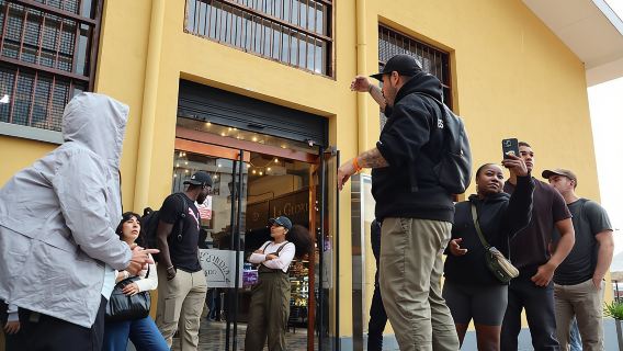 Bogotá: True Colombian Walking Tour + Local Snacks