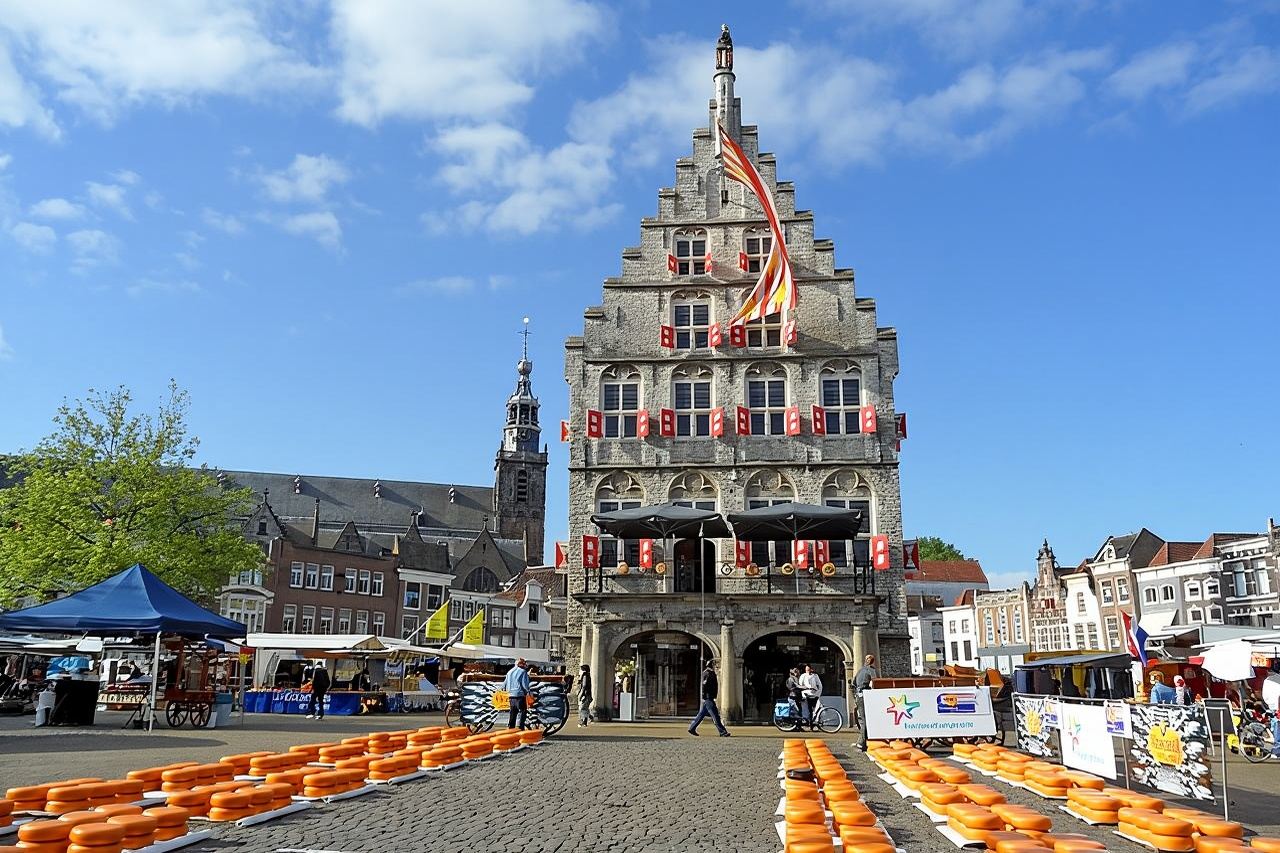 Gouda Private Walking Tour: History, Architecture & Cheese
