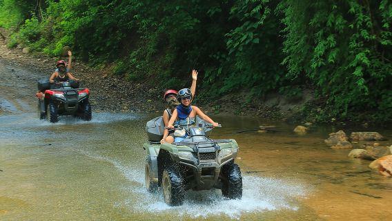 Lawatan ATV-QUAD luar jalan di tempat duduk tunggal dan berkembar