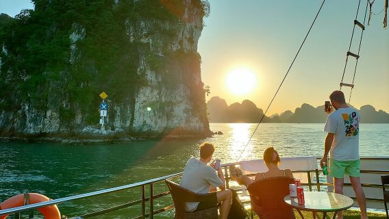 Best Halong 5 star Day Trip, inclusive,buffet,cave,kayak,transfer