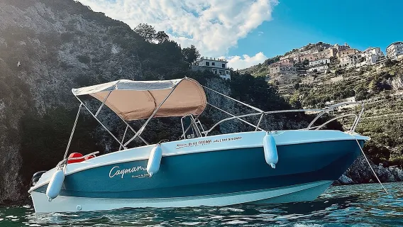 Amalfitan coast boat rent no license or with professional skipper
