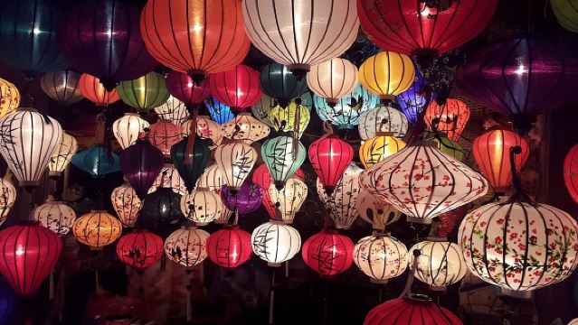 ตลาดกลางคืนฮอยอัน พร้อมทัวร์เดินชมฮอยอัน โคมไฟหลากสี และล่องเรือ