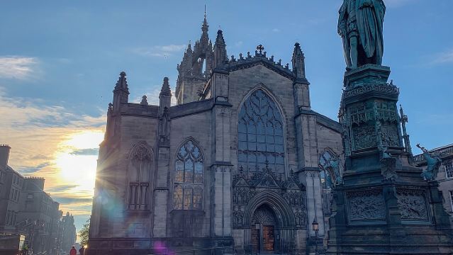 Edinburgh Old Town: Historical Guided Walking Tour