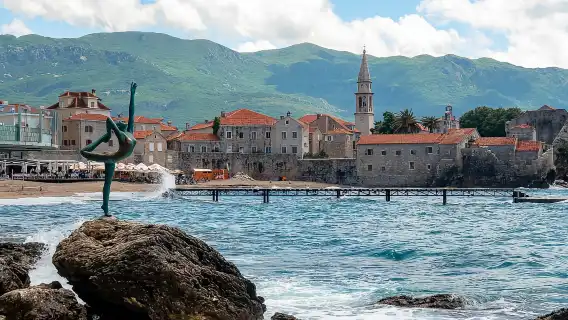 Montenegro Kotor to Tirana or Durres one-day tour[Sveti Stefan + Lake Skadar]