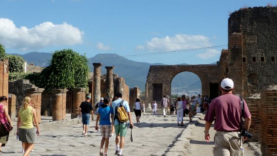Da Napoli: tour privato di un giorno a Pompei e Costiera Amalfitana