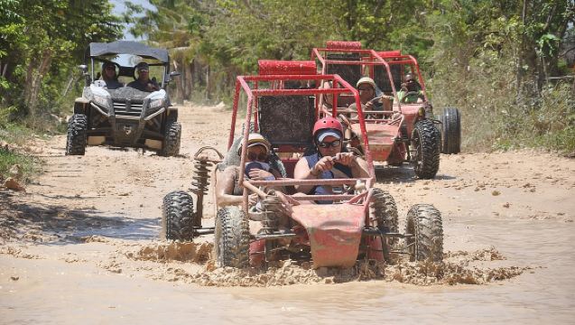 Экскурсия на багги для 2 человек.