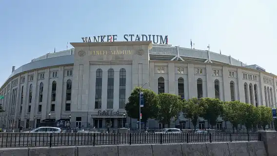 City of Contrasts Tour-Manhattan, Bronx, Queens and Brooklyn