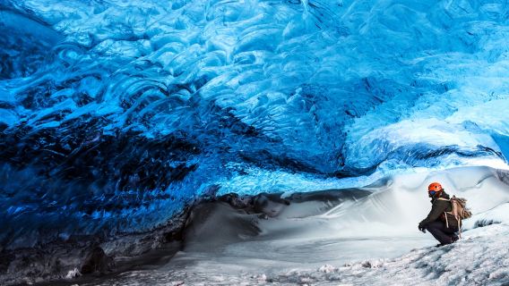 Esperienza nella grotta di ghiaccio blu del ghiacciaio Vatnajökull in Islanda con opzione di partenza in Super Jeep o dalla laguna glaciale Jökulsárlón