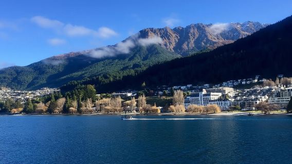 紐西蘭+瓦卡蒂普湖+皇后鎮花園+蒂阿瑙螢火蟲洞一日遊
