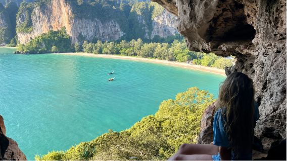 Krabi Railay Climbing: Every Step is a Conversation with the Mountains and Sea