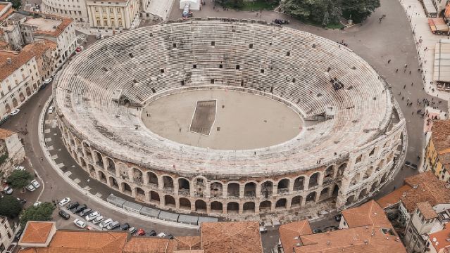 Verona Walking Tour with Audio and Written Guide by a Local