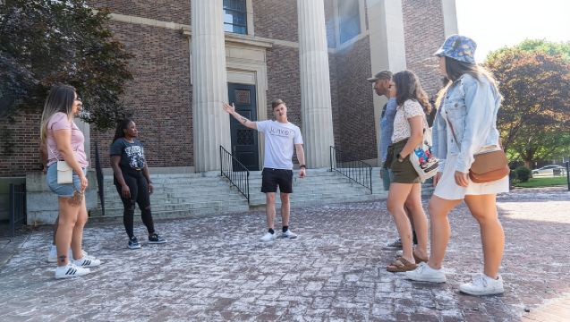 Tour a Piedi della Storia Nascosta dei Segreti di Colonial Williamsburg
