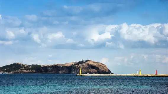 橘子咖啡+正房瀑布+獨立岩+偶來市場一日遊【包車團行程可調】