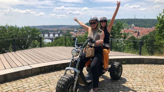 Praga: tour panoramico guidato in triciclo elettrico