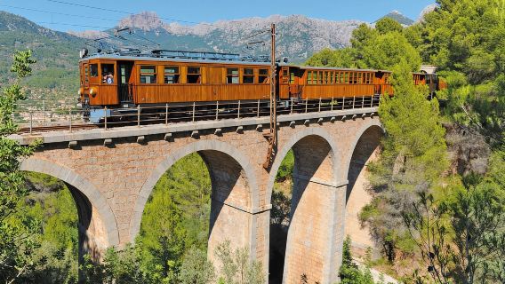 Mallorca: Sóller und Hafen von Sóller Zug- und Straßenbahntour
