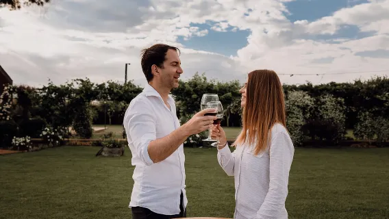Cantina urbana dell'Etna, passeggiata nei vigneti e cena degustazione al tramonto