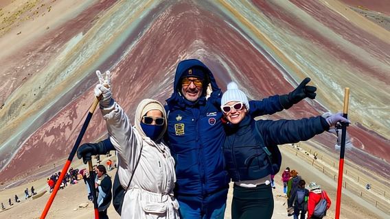 Cuzco : Excursion à la montagne arc-en-ciel avec repas et option Vallée Rouge